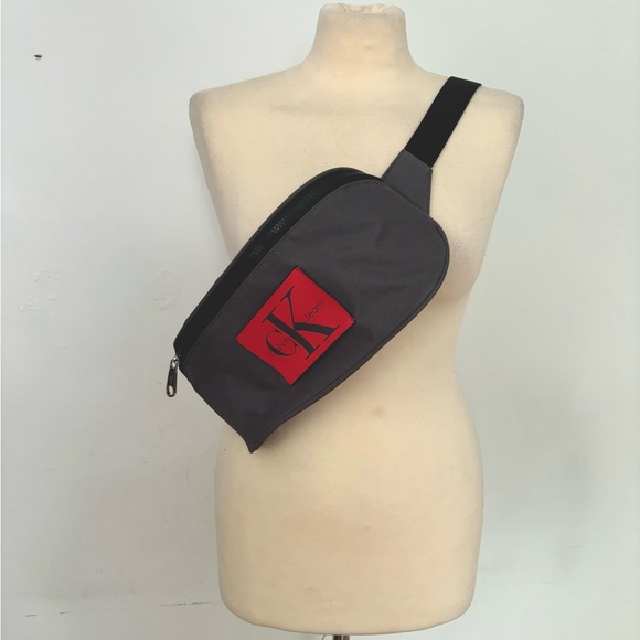 NWOT Calvin Klein jeans belt bag - Picture 2 of 8